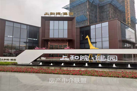 西郊学校对面阳光金源小区2室1厅1卫71㎡